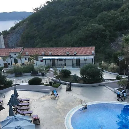 Luxury Przno Milocer Апартаменты *